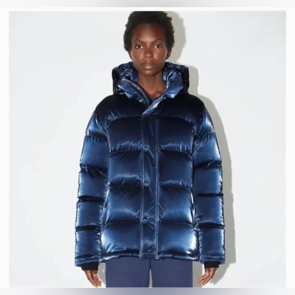 Aritzia Jackets & Blazers - Tna
The Super Puff™ Shorty